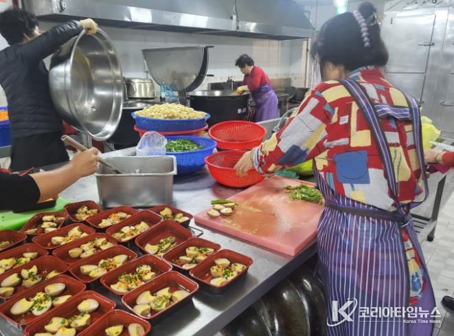 영덕군 행복경로당 반찬 지원 사업.