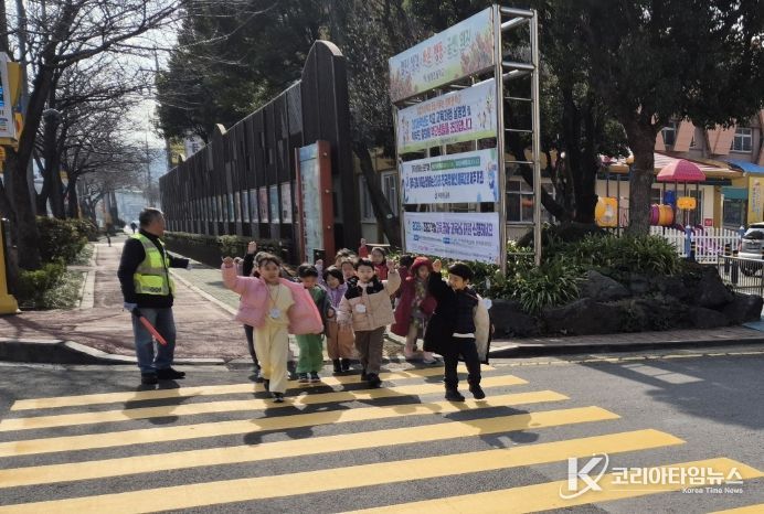 도로횡단 3원칙 ‘서다·보다·걷다’ 신학기 교통안전교육