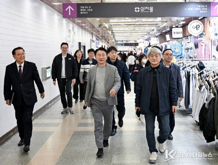 의정부시는 3월 20일 행복로와 의정부역 지하도상가 일원에서 지역 상권 활성화를 위한 ‘로드체킹’을 실시했다.