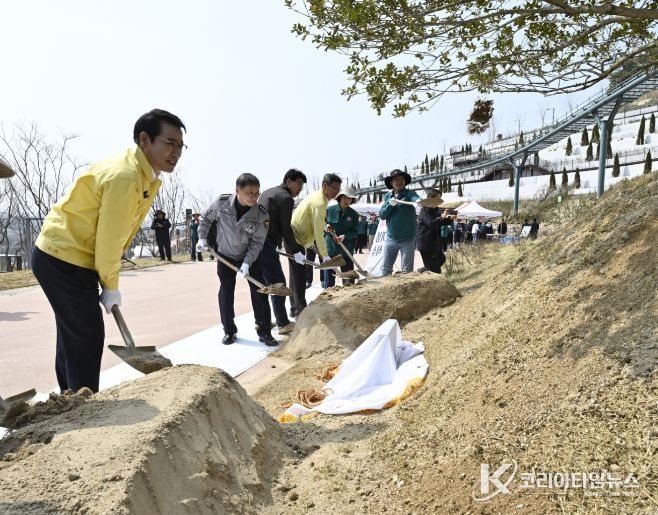 , 경찰수련원 건립 확정 ‘기념식수 및 청원 나무심기 행사’
