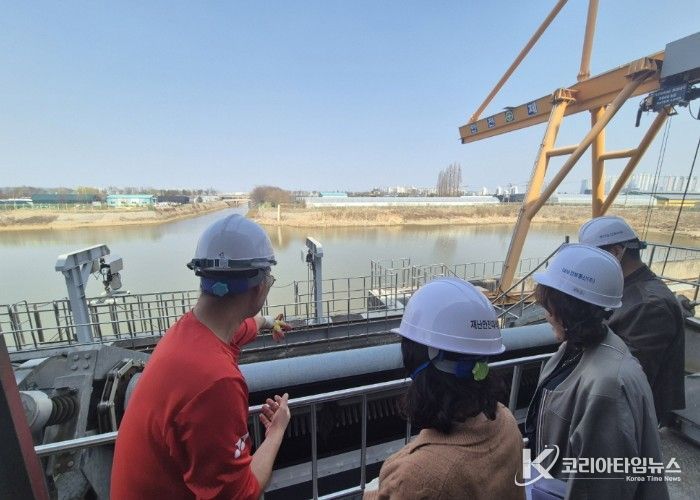 행정지원과장 및 점검반 배수펌프장 현장 방문·점검(3월 25일)