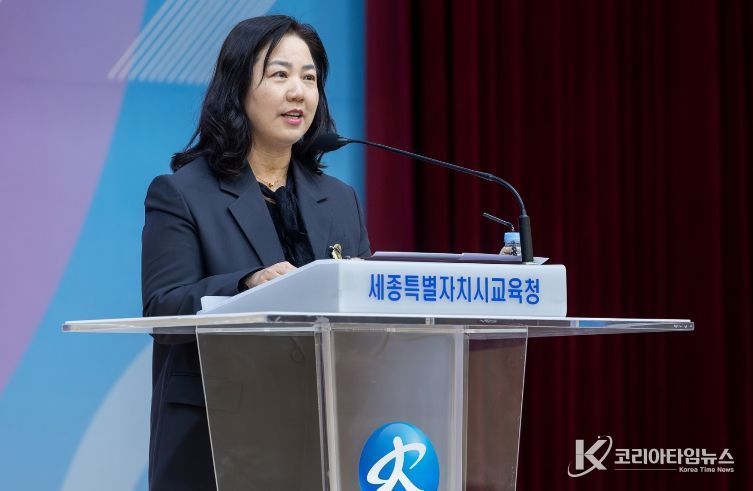 구연희 교육감 권한대행이 3일 소통・공감의 날에서 당부 말씀을 하고 있다.