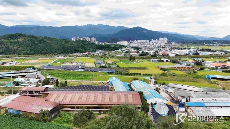 거면·인당지구에서 바라본 읍 소재지