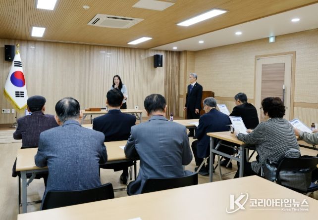 노인일자리 시범사업 '인생이야기 기록 작가단' 운영